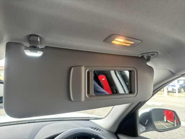 Ｘ１ ｓＤｒｉｖｅ　２０ｉ　ｘライン　ＨＤＤナビ　バックカメラ　ＨＩＤヘッドライト　フルセグＴＶ　純正１９インチアルミホイール　禁煙車　ハーフレザーシート　ＭＴモード付シフト　ＥＴＣ　ルーフレール　アイドリングストップ　スマートキー（40枚目）