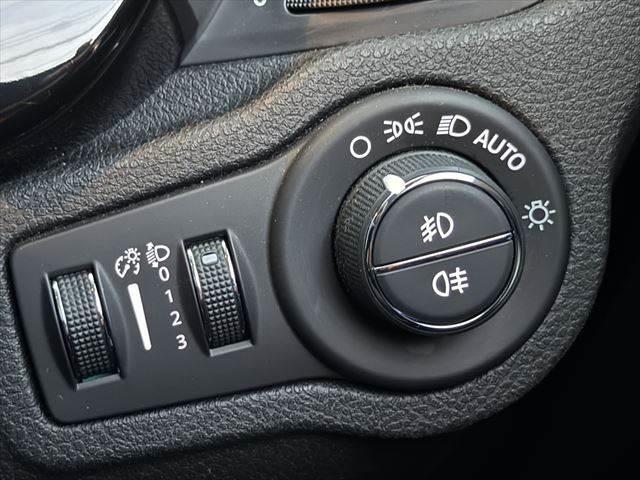 500X ブラックタイ SDナビ フルセグTV ブルーレイ再生 バックカメラ スマートキー 禁煙車 本革シート 衝突軽減ブレーキ Bluetooth レーダークルーズコントロール HIDヘッドライト シートヒーター(37枚目)