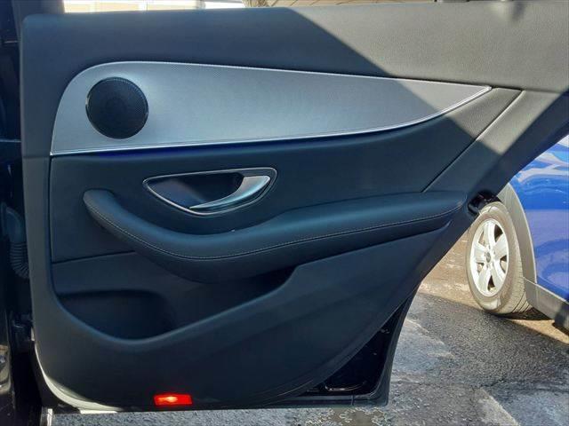 ���h�A�g����