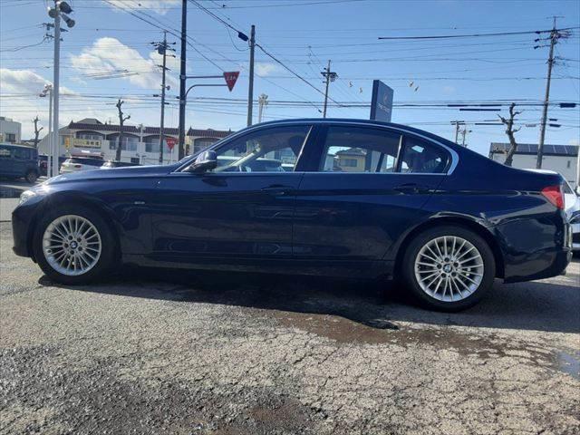 ３シリーズ ３２０ｄ　ラグジュアリー　キャメルレザーシート　アダプティブクルーズコントロール　純正ＨＤＤナビ　バックカメラ　Ｂｌｕｅｔｏｏｔｈ　禁煙車　衝突軽減ブレーキ　シートヒーター　パワーシート　クリアランスソナー　ＨＩＤヘッドライト（20枚目）