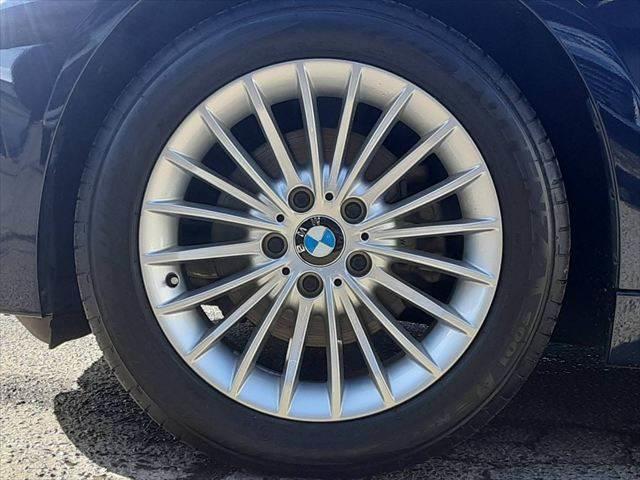 ３シリーズ ３２０ｄ　ラグジュアリー　キャメルレザーシート　アダプティブクルーズコントロール　純正ＨＤＤナビ　バックカメラ　Ｂｌｕｅｔｏｏｔｈ　禁煙車　衝突軽減ブレーキ　シートヒーター　パワーシート　クリアランスソナー　ＨＩＤヘッドライト（27枚目）