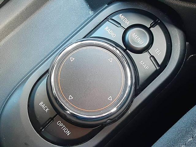 MINI クーパーS ジンジャーパッケージ 純正HDDナビ LEDヘッドライト クルーズコントロール Bluetooth ETC 禁煙車 MTモード付シフト USBポート キーレス 純正17インチアルミホイール(37枚目)