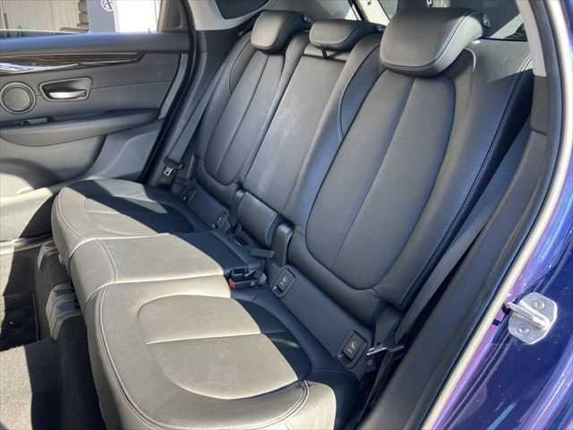 ２シリーズ ２１８ｄアクティブツアラー　ラグジュアリー　黒革シート　インテリジェントセーフティ　シートヒーター付パワーシート　純正ＨＤＤナビ　バックカメラ　禁煙車　パーキングディスタンスコントロール　ディスチャージヘッドランプ　コンフォートアクセス（32枚目）