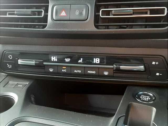 ベルランゴ シャイン　マルチパノラミックルーフ　アダプティブクルーズコントロール　衝突軽減ブレーキ　ブラインドスポットモニター　バックカメラ　禁煙車ディスプレイオーディオ　純正１６インチアルミホイール　スマートキー（37枚目）