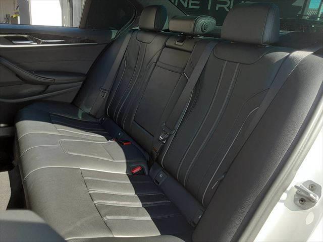 ５シリーズ ５３０ｉ　Ｍスポーツ　イノベーションパッケージ　黒革シート　ＨＵＤ　アラウンドビューモニター　１０．２インチＨＤＤナビ　禁煙　アダプティブクルーズコントロール　シートヒーター付パワーシート　フルセグＴＶ　ＬＥＤヘッドライト（32枚目）