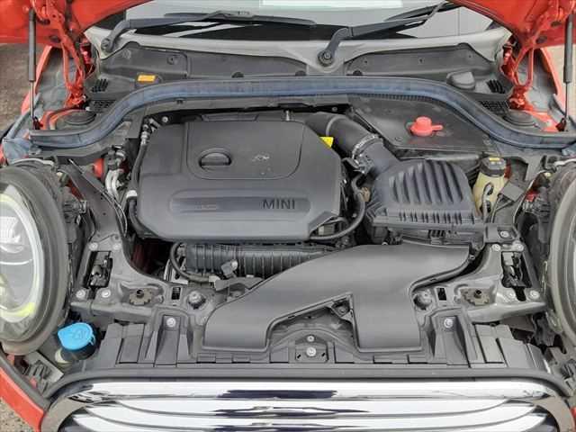ＭＩＮＩ クーパー　中期型　ペッパーパッケージ　純正ＨＤＤナビ　ＬＥＤヘッドライト　オプション純正１７インチアルミホイール　禁煙車　インテリジェントセーフティ　パーキングディスタンスコントロール　バックカメラ（30枚目）