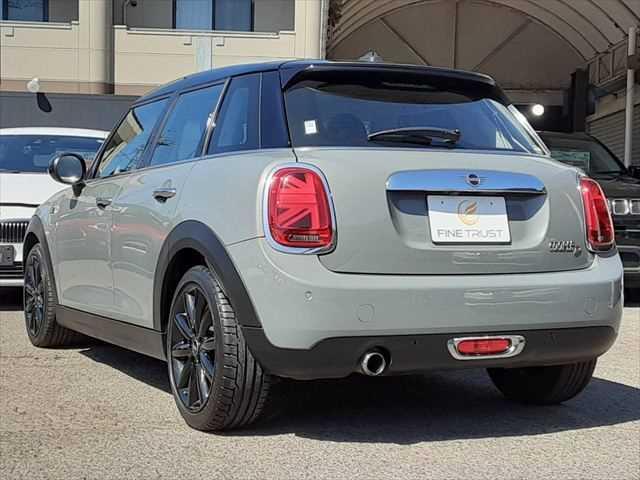 ���Ԃł��z���̏ꍇ�A�����P�X���t����C���^�[���疼�É����ʂɖ�T���B�d�Ԃł��z���̏ꍇ�A�Ŋ��w�u�i�q�t����w�v�ɂȂ�܂��B