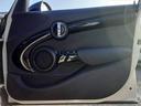 クーパーＳ　ペッパーパッケージ　ＬＥＤヘッドライト　純正ＨＤＤナビ　Ｂｌｕｅｔｏｏｔｈ　キーレスエントリー　禁煙車　オートライト　ＭＴモード付　純正１６インチアルミホイール　アイドリングストップ　ミラー型ＥＴＣ（49枚目）