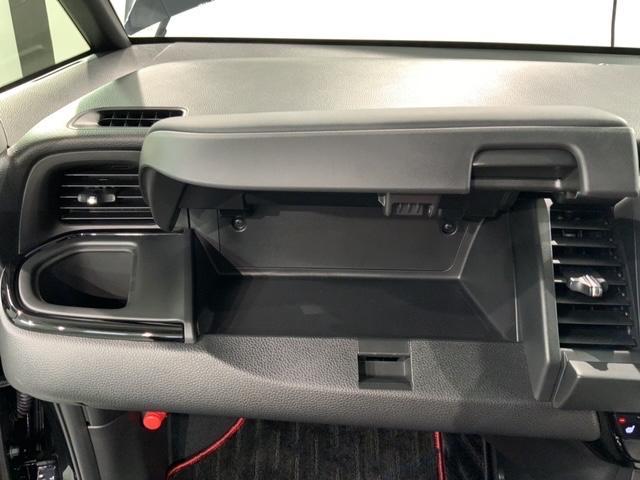e:HEVホーム 20周年特別仕様車 カーサ 禁煙 新車保証継承 Navi BTaudio ipod/USB/音録 フルセグDVD リアカメラ 衝突軽減 サイドカ-テンSRS ETC LEDライト シ-トヒ-タ- スマ-トキ- 緊急レスキュ-装置(28枚目)