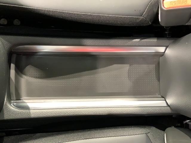 e:HEVホーム 20周年特別仕様車 カーサ 禁煙 新車保証継承 Navi BTaudio ipod/USB/音録 フルセグDVD リアカメラ 衝突軽減 サイドカ-テンSRS ETC LEDライト シ-トヒ-タ- スマ-トキ- 緊急レスキュ-装置(30枚目)