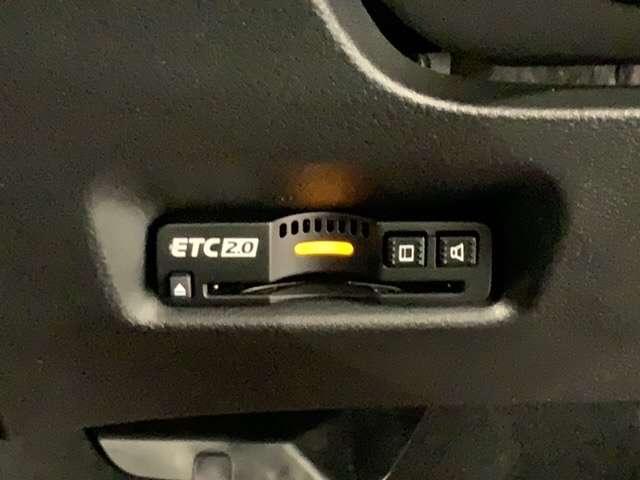 e:HEVホーム 20周年特別仕様車 カーサ 禁煙 新車保証継承 Navi BTaudio ipod/USB接続可/フルセグTV リアカメラ 衝突軽減装置 サイドカ-テンSRS ETC LEDライト シ-トヒ-タ- 純正アルミ 緊急レスキュ-装置(9枚目)