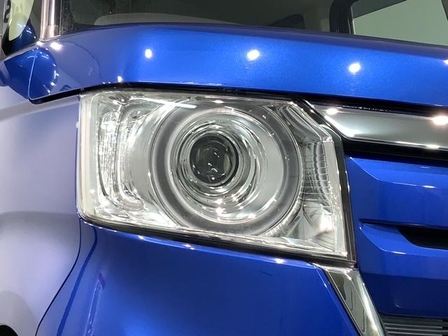 ＬＥＤヘッドライトは、点灯の瞬間から最大光量を発揮し、突然暗くなるトンネルなどでの安定感を高めます。