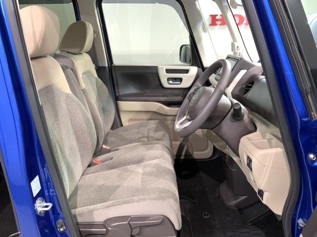 シートは厚めのクッションですのでゆったり座れますよ。