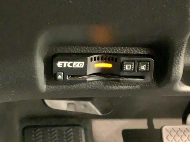 ヴェゼル e:HEVZ HSENSING 最長5年保証 ワンオ-ナ- 衝突回避支援ブレーキ機能 1オナ スマキ Pトランク フルオートエアコン Dレコ エアバッグ 両席エアバック Rカメ 記録簿付 パワーウィンドウ USB(12枚目)
