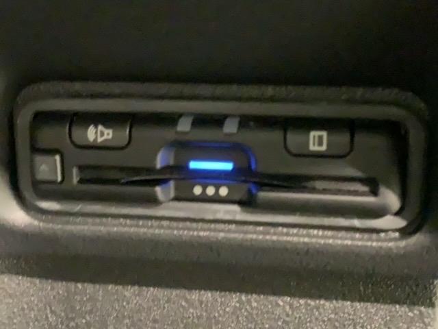 N-BOXカスタム コーディネートスタイル HSENSING新車保証試乗車ワンオーナー オートクルーズ フルフラット フルセグ対応 W電動ドア シートヒータ LED ESC リアカメラ ETC 整備記録簿 ベンチシート エアコン USB ABS(13枚目)