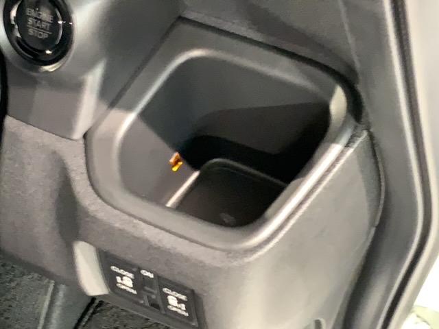 N-BOXカスタム コーディネートスタイル HSENSING新車保証試乗車ワンオーナー オートクルーズ フルフラット フルセグ対応 W電動ドア シートヒータ LED ESC リアカメラ ETC 整備記録簿 ベンチシート エアコン USB ABS(29枚目)