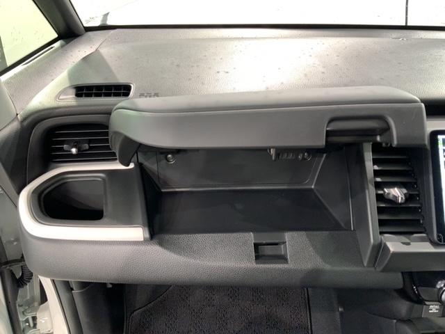 フィット ｅ：ＨＥＶホーム　ＨＳＥＮＳＩＮＧ新車保証試乗車ワンオーナー　前後誤発進抑制機能　助手席エアバッグ　運転席エアバッグ　１オナ　ＬＥＤライト　ＵＳＢ接続　バックカメラ　ＡＢＳ　サイドエアバッグ　オートクルーズコントロール（26枚目）