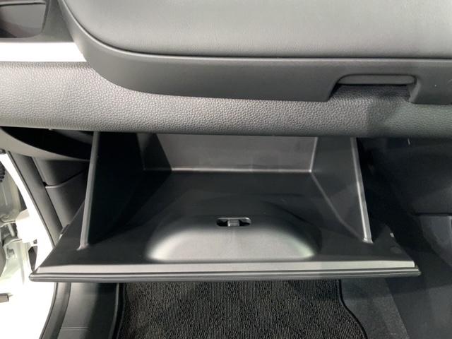 フィット ｅ：ＨＥＶホーム　ＨＳＥＮＳＩＮＧ新車保証試乗車ワンオーナー　前後誤発進抑制機能　助手席エアバッグ　運転席エアバッグ　１オナ　ＬＥＤライト　ＵＳＢ接続　バックカメラ　ＡＢＳ　サイドエアバッグ　オートクルーズコントロール（27枚目）