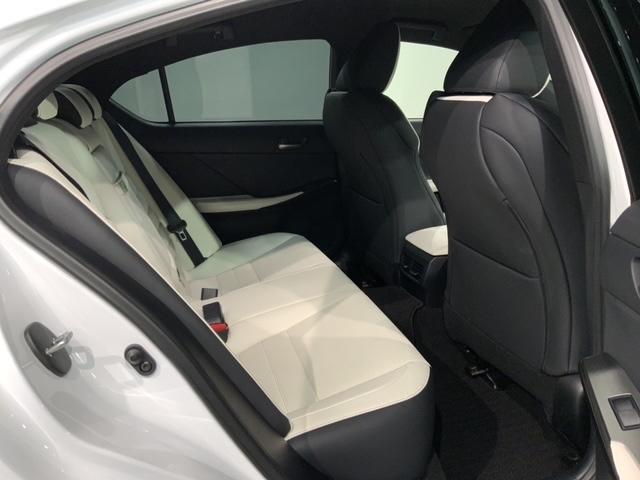 ＩＳ ＩＳ３５０Ｆスポーツ　革シート　最長５年保証　純正ナビ　ＴＶ　Ｒカメラ　ＢＴオ－ディオ　ＤＶＤ　衝突軽減Ｂ　ＥＴＣ　ＬＥＤライト　横滑り防止　シ－トヒ－タ－　クルコン　アルミ　スマ－トキ－　スペアキー　盗難防止装置ＡＡＣ（19枚目）