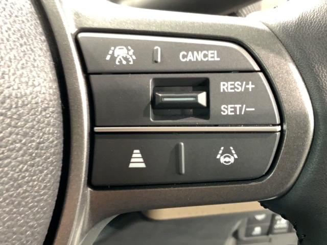 フリード エアーＥＸ　Ｈ　ＳＥＮＳＩＮＧ　新車保証　試乗車　ワンオーナー　ナビＬＸＭ－２４２ＺＦＮｉ　ＴＶ　Ｒカメラ　ＢＴオ－ディオ　ＥＴＣ　ＬＥＤライト　ＶＳＡ　両側電動ドア　シートヒーター　クルコン　アルミ　フォグ（11枚目）