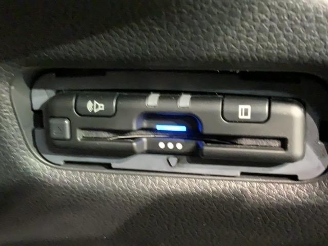 フリード エアーＥＸ　Ｈ　ＳＥＮＳＩＮＧ　新車保証　試乗車　ワンオーナー　ナビＬＸＭ－２４２ＺＦＮｉ　ＴＶ　Ｒカメラ　ＢＴオ－ディオ　ＥＴＣ　ＬＥＤライト　ＶＳＡ　両側電動ドア　シートヒーター　クルコン　アルミ　フォグ（12枚目）