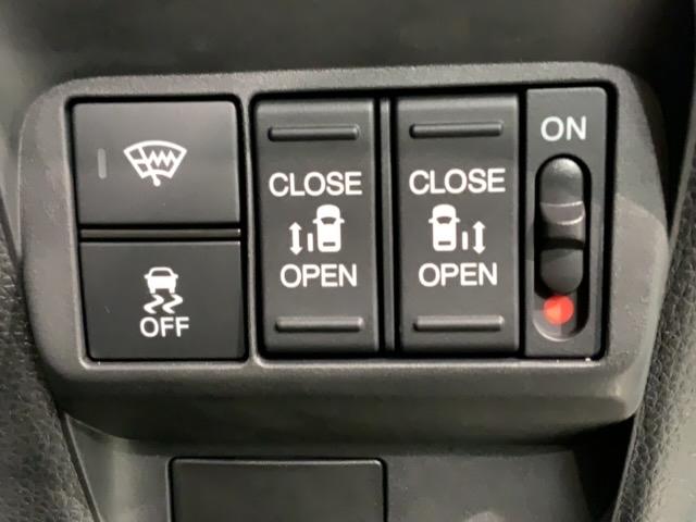 フリード エアーＥＸ　Ｈ　ＳＥＮＳＩＮＧ　新車保証　試乗車　ワンオーナー　ナビＬＸＭ－２４２ＺＦＮｉ　ＴＶ　Ｒカメラ　ＢＴオ－ディオ　ＥＴＣ　ＬＥＤライト　ＶＳＡ　両側電動ドア　シートヒーター　クルコン　アルミ　フォグ（13枚目）