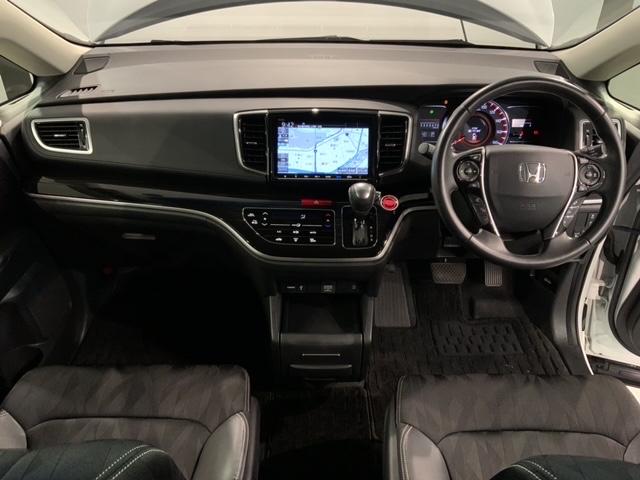 �g���₷�����C�A�E�g�̃_�b�V���{�[�h���ӂł��B�I�[�g�G�A�R���⏬������ȂǊ��������������ڂł��B