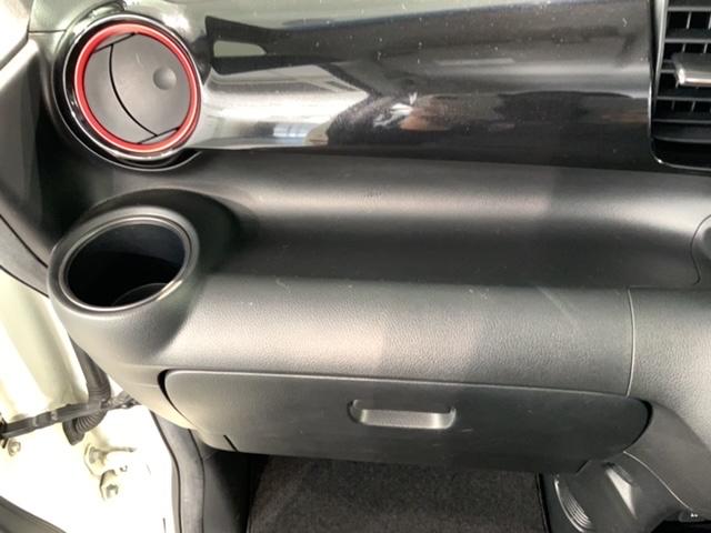 Ｎ－ＢＯＸカスタム ２トーンカラースタイルＧターボＳＳパッケージ　いまコレ＋新品マット付　あんしんＰＫＧ　１年保証　ワンオーナー　ナビＶＸＭ－１４５ＶＦｉ　ＴＶ　Ｒカメラ　ＣＤ録音　ＤＶＤ　シートヒーター　ＥＴＣ　ＨＩＤ　ＶＳＡ　両側電動ドア　クルコン　フォグ（26枚目）