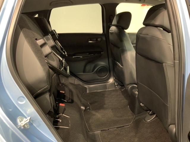 フィット ｅ：ＨＥＶホーム　Ｈ　ＳＥＮＳＩＮＧ　最長５年保証　ナビＶＸＭ－２１５Ｃｉ　Ｒカメラ　ＢＴオ－ディオ　ＥＴＣ　ＬＥＤライト　ＶＳＡ　クルコン　スマートキー　盗難防止装置　整備記録簿　ＡＡＣ　Ｗエアバッグ　ＵＳＢ接続（35枚目）