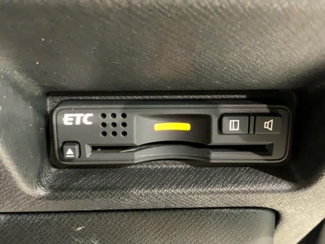 ステップワゴンスパーダ Ｚクールスピリット　１年保証　ワンオーナー　ナビＶＸＭ－１５５ＶＦＮｉ　ＴＶ　Ｒカメラ　ＣＤ録音　ＢＴオ－ディオ　ＤＶＤ　ＥＴＣ　ＨＩＤ　ＶＳＡ　両側電動ドア　クルコン　アルミ　フォグ　スマートキー　盗難防止装置　ＡＡＣ（11枚目）