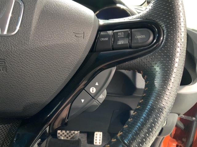 フィットハイブリッド ＲＳ　１年保証　ナビ　ＴＶ　Ｒカメラ　ＤＶＤ　ＥＴＣ　ＨＩＤ　ＶＳＡ　クルコン　アルミ　スマ－トキ－　スペアキ－　盗難防止装置　整備記録簿　ドアバイザ－　Ｗエアバッグ　ＡＡＣ　スマキ－　Ｂカメ　キーフリー（11枚目）