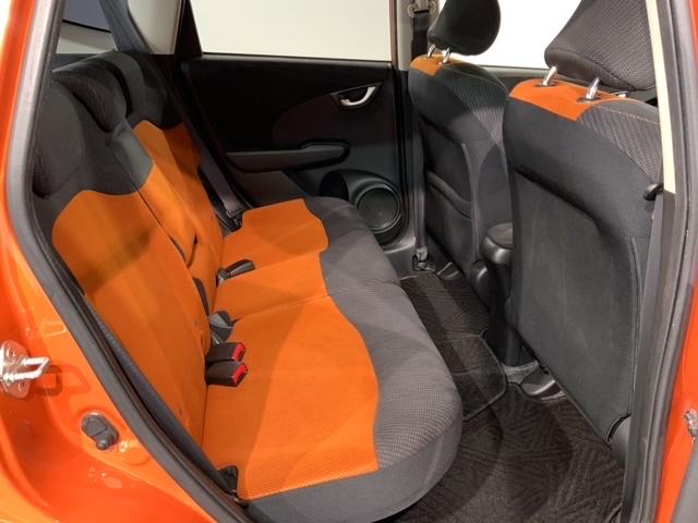 フィットハイブリッド ＲＳ　１年保証　ナビ　ＴＶ　Ｒカメラ　ＤＶＤ　ＥＴＣ　ＨＩＤ　ＶＳＡ　クルコン　アルミ　スマ－トキ－　スペアキ－　盗難防止装置　整備記録簿　ドアバイザ－　Ｗエアバッグ　ＡＡＣ　スマキ－　Ｂカメ　キーフリー（19枚目）