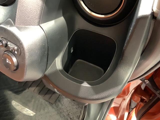 フィットハイブリッド ＲＳ　１年保証　ナビ　ＴＶ　Ｒカメラ　ＤＶＤ　ＥＴＣ　ＨＩＤ　ＶＳＡ　クルコン　アルミ　スマ－トキ－　スペアキ－　盗難防止装置　整備記録簿　ドアバイザ－　Ｗエアバッグ　ＡＡＣ　スマキ－　Ｂカメ　キーフリー（25枚目）