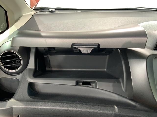 フィットハイブリッド ＲＳ　１年保証　ナビ　ＴＶ　Ｒカメラ　ＤＶＤ　ＥＴＣ　ＨＩＤ　ＶＳＡ　クルコン　アルミ　スマ－トキ－　スペアキ－　盗難防止装置　整備記録簿　ドアバイザ－　Ｗエアバッグ　ＡＡＣ　スマキ－　Ｂカメ　キーフリー（27枚目）