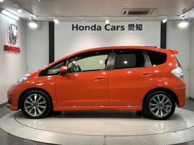 フィットハイブリッド ＲＳ　１年保証　ナビ　ＴＶ　Ｒカメラ　ＤＶＤ　ＥＴＣ　ＨＩＤ　ＶＳＡ　クルコン　アルミ　スマ－トキ－　スペアキ－　盗難防止装置　整備記録簿　ドアバイザ－　Ｗエアバッグ　ＡＡＣ　スマキ－　Ｂカメ　キーフリー（47枚目）