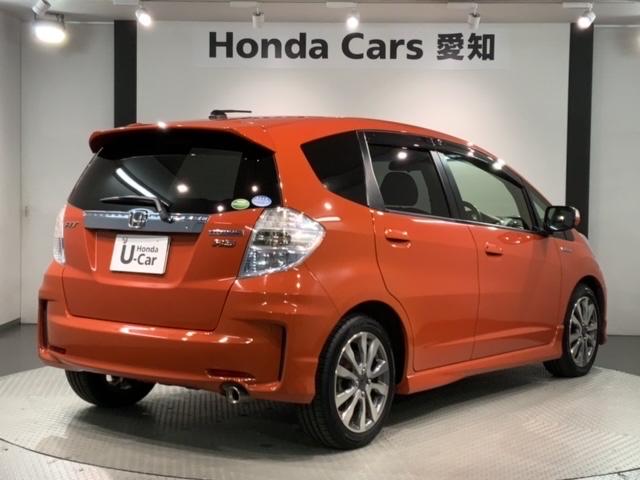 フィットハイブリッド ＲＳ　１年保証　ナビ　ＴＶ　Ｒカメラ　ＤＶＤ　ＥＴＣ　ＨＩＤ　ＶＳＡ　クルコン　アルミ　スマ－トキ－　スペアキ－　盗難防止装置　整備記録簿　ドアバイザ－　Ｗエアバッグ　ＡＡＣ　スマキ－　Ｂカメ　キーフリー（50枚目）
