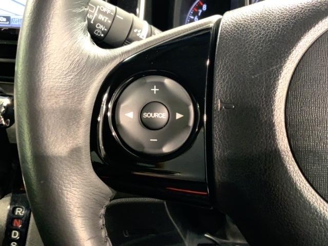 Ｎ－ＯＮＥ プレミアムツアラー・ローダウン　あんしんＰＫＧ　２ト－ン　１年保証　ナビ　ＴＶ　Ｒカメラ　ＤＶＤ　ドラレコ　ＥＴＣ　ＨＩＤ　ＶＳＡ　クルコン　アルミ　スマ－トキ－　スペアキ－　盗難防止装置　整備記録簿　ドアバイザ－　ベンチシ－ト（10枚目）