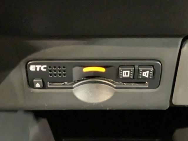 Ｎ－ＯＮＥ プレミアムツアラー・ローダウン　あんしんＰＫＧ　２ト－ン　１年保証　ナビ　ＴＶ　Ｒカメラ　ＤＶＤ　ドラレコ　ＥＴＣ　ＨＩＤ　ＶＳＡ　クルコン　アルミ　スマ－トキ－　スペアキ－　盗難防止装置　整備記録簿　ドアバイザ－　ベンチシ－ト（13枚目）