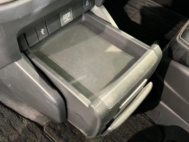 オデッセイ アブソルート・ホンダセンシング　最長５年保証　ワンオーナー　ナビＶＸＭ－２０４ＶＦｉ　ＴＶ　Ｒカメラ　ＣＤ録音　ＢＴオ－ディオ　ＤＶＤ　ＥＴＣ　ＬＥＤライト　ＶＳＡ　両側電動ドア　電動シート　クルコン　アルミ　フォグ　スマートキー（28枚目）