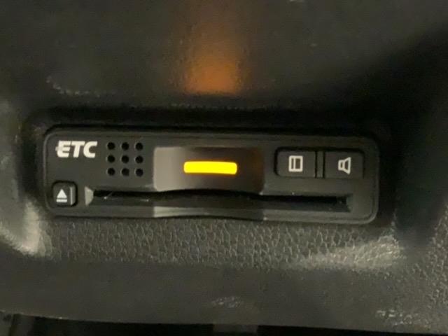 シャトル Ｇ　いまコレ＋新品マット付　１年保証　ワンオ－ナ－　ナビＶＸＭ－１７５ＶＦｉ　ＴＶ　ＣＤ録音　ＤＶＤ　ＥＴＣ　ＶＳＡ　スマ－トキ－　スペアキー　盗難防止装置　整備記録簿　ドアバイザ－　ＡＡＣ　Ｗエアバッグ（12枚目）