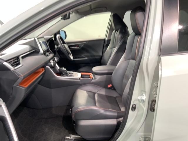 ＲＡＶ４ アドベンチャー　革シ－ト　最長５年保証　ワンオ－ナ－　純正ナビ　ＴＶ　Ｒカメラ　ＢＴオ－ディオ　ＤＶＤ　ドラレコ　衝突軽減Ｂ　ＥＴＣ　ＬＥＤライト　横滑り防止　シ－トヒ－タ－　クルコン　アルミ　スマ－トキ－　ＡＡＣ（30枚目）