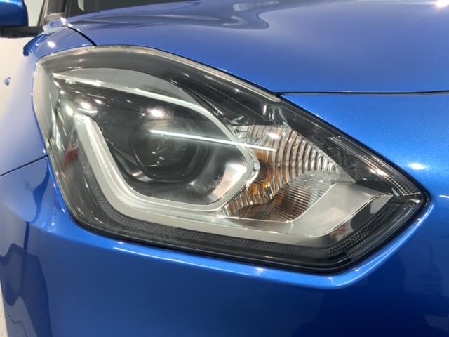 �k�d�c�w�b�h���C�g�́A�_���̏u�Ԃ���ő���ʂ𔭊����A�ˑR�Â��Ȃ�g���l���Ȃǂł̈��芴�����߂܂��B