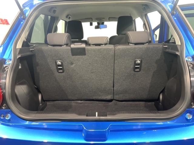 ���Џ��i���Z���^�[�ɂē��O���̃N���[�j���O�����{���Ă���܂��I