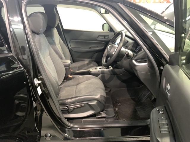 フィット ｅ：ＨＥＶホーム　タバコ臭有　Ｈ　ＳＥＮＳＩＮＧ　最長５年保証　ワンオ－ナ－　ナビＶＸＵ－２１５ＦＴｉ　ＴＶ　Ｒカメラ　ＣＤ録音　ＢＴオ－ディオＤＶＤ　ＥＴＣ　ＬＥＤライト　ＶＳＡ　クルコン　スマ－トキ－　盗難防止装置（17枚目）