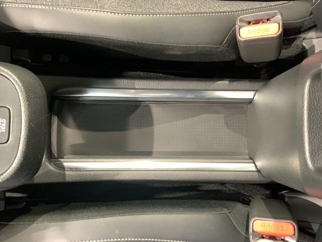 フィット ｅ：ＨＥＶホーム　タバコ臭有　Ｈ　ＳＥＮＳＩＮＧ　最長５年保証　ワンオ－ナ－　ナビＶＸＵ－２１５ＦＴｉ　ＴＶ　Ｒカメラ　ＣＤ録音　ＢＴオ－ディオＤＶＤ　ＥＴＣ　ＬＥＤライト　ＶＳＡ　クルコン　スマ－トキ－　盗難防止装置（27枚目）