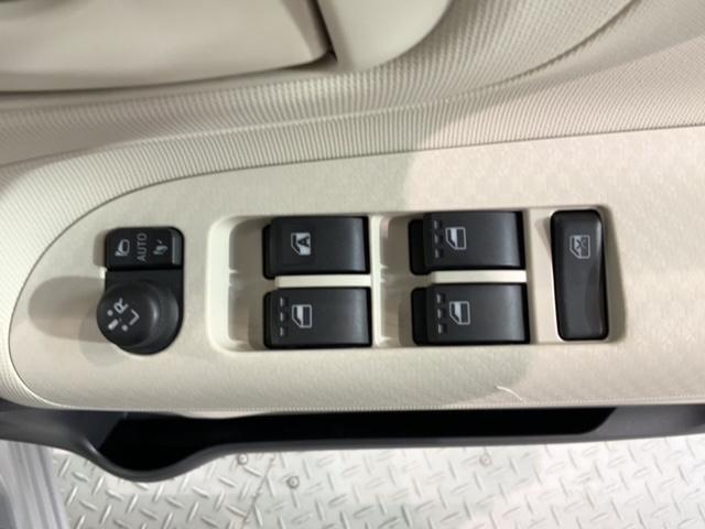 ムーヴキャンバス ＸリミテッドＳＡＩＩ　１年保証　Ｒカメラ　ＢＴオ－ディオ　衝突軽減Ｂ　ＥＴＣ　両側電動ドア　横滑り防止　スマ－トキ－　盗難防止装置　整備記録簿　ＡＡＣ　スペアキ－　ドアバイザ－　ベンチシ－ト（15枚目）