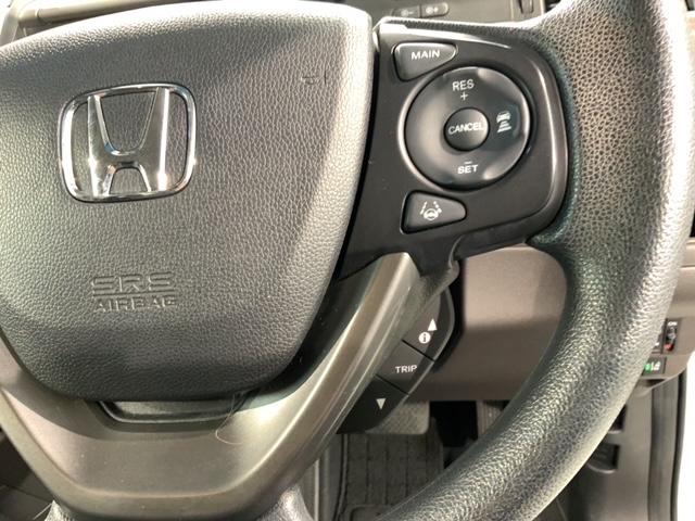 �N���[�Y�R���g���[���𑕔����Ă��܂��B�������H�Ȃǂň��̑��x�ő����Ă����̂ŉ^�]���y�ł���I���x��ݒ�ł��܂��̂ŁA�X�s�[�h�̏o�������ɂ����ӂł��܂��B