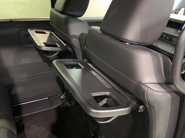 Ｎ－ＢＯＸカスタム ターボ　評価６　禁煙　新車保証継承　試乗車　ホンダセンシング　ナビＬＸＵ－２４２ＮＢｉ　ＴＶ　Ｒカメラ　ＣＤ録音　Ｂｌｕｅｔｏｏｔｈ　Ａｐｐｌｅｃａｒｐｌａｙ　Ａｎｄｒｏｉｄａｕｔｏ　ＥＴＣ　両側電動ドア（32枚目）