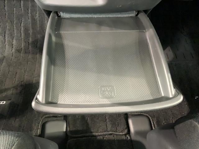 フリード Ｇブラックスタイル　評価５点　禁煙　最長５年保証　ワンオ－ナ－　９インチナビＶＸＭ－２３７ＶＦＮｉ　前後ドラレコ　ホンダセンシング　フルセグＴＶ　Ｒカメラ　ＣＤ録音　Ｂｌｕｅｔｏｏｔｈ　ＤＶＤ　ＥＴＣ　ＬＥＤライト（32枚目）