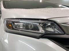 ＬＥＤヘッドライトは、点灯の瞬間から最大光量を発揮し、突然暗くなるトンネルなどでの安定感を高めます。 7